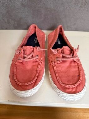 Sperry memory foam boat shoes, Nantucket red